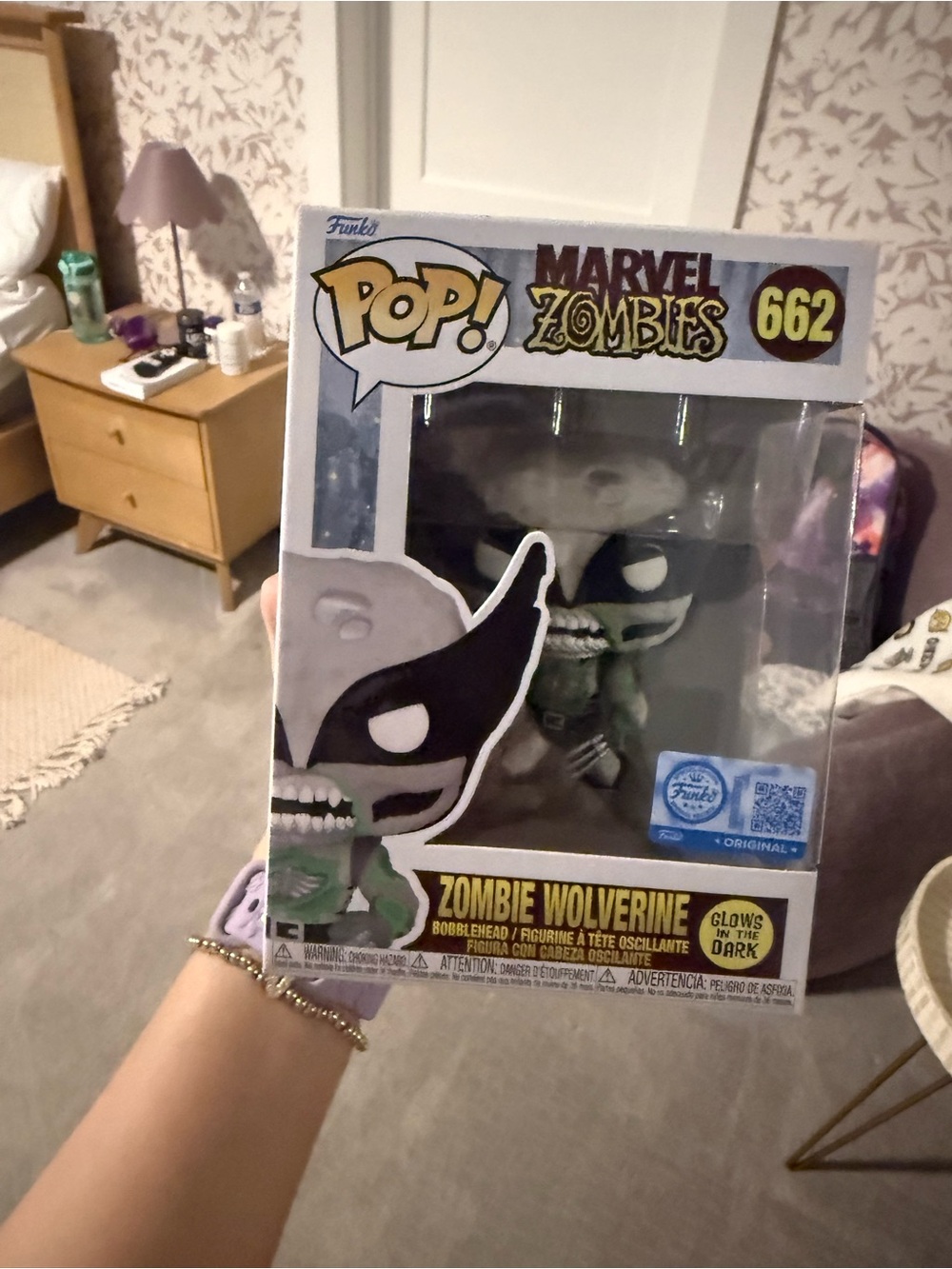 Boxlunch Exclusive Marvel Glow Zombie Wolverine Funko POP!
